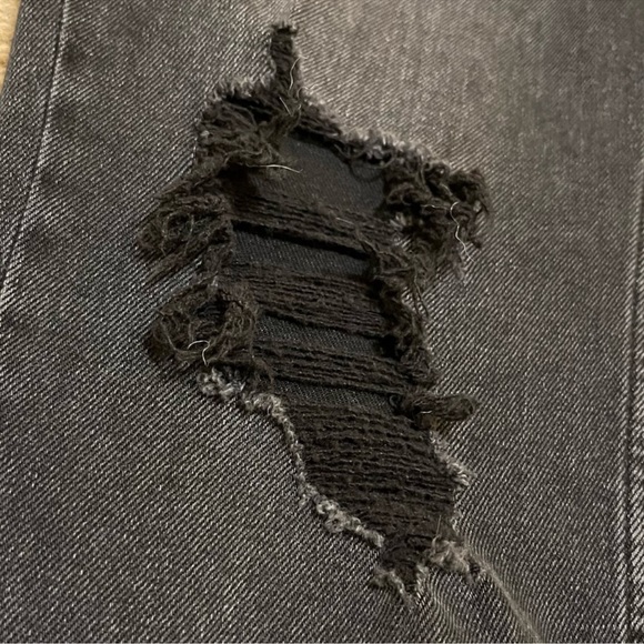 Good American good Ivón high waisted crop straight leg jeans in back - Picture 3 of 13